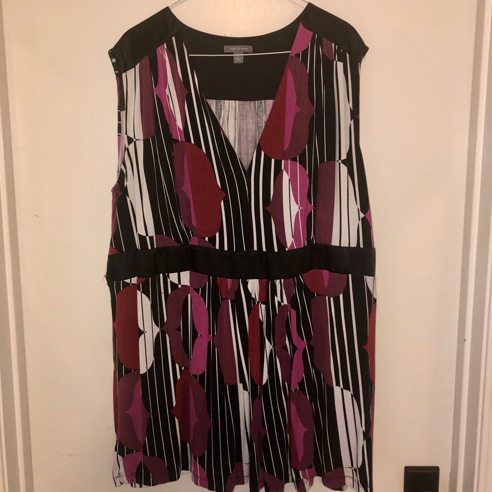 Abstract Sleveless Top